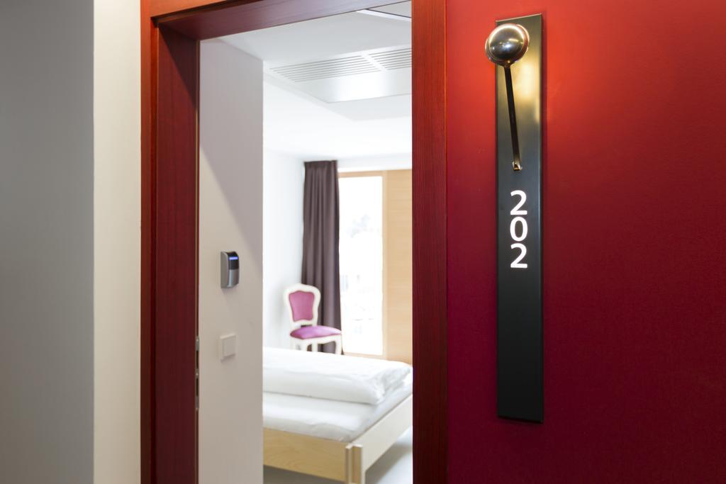 Kleinkunsthotel Naturns Pokoj fotografie