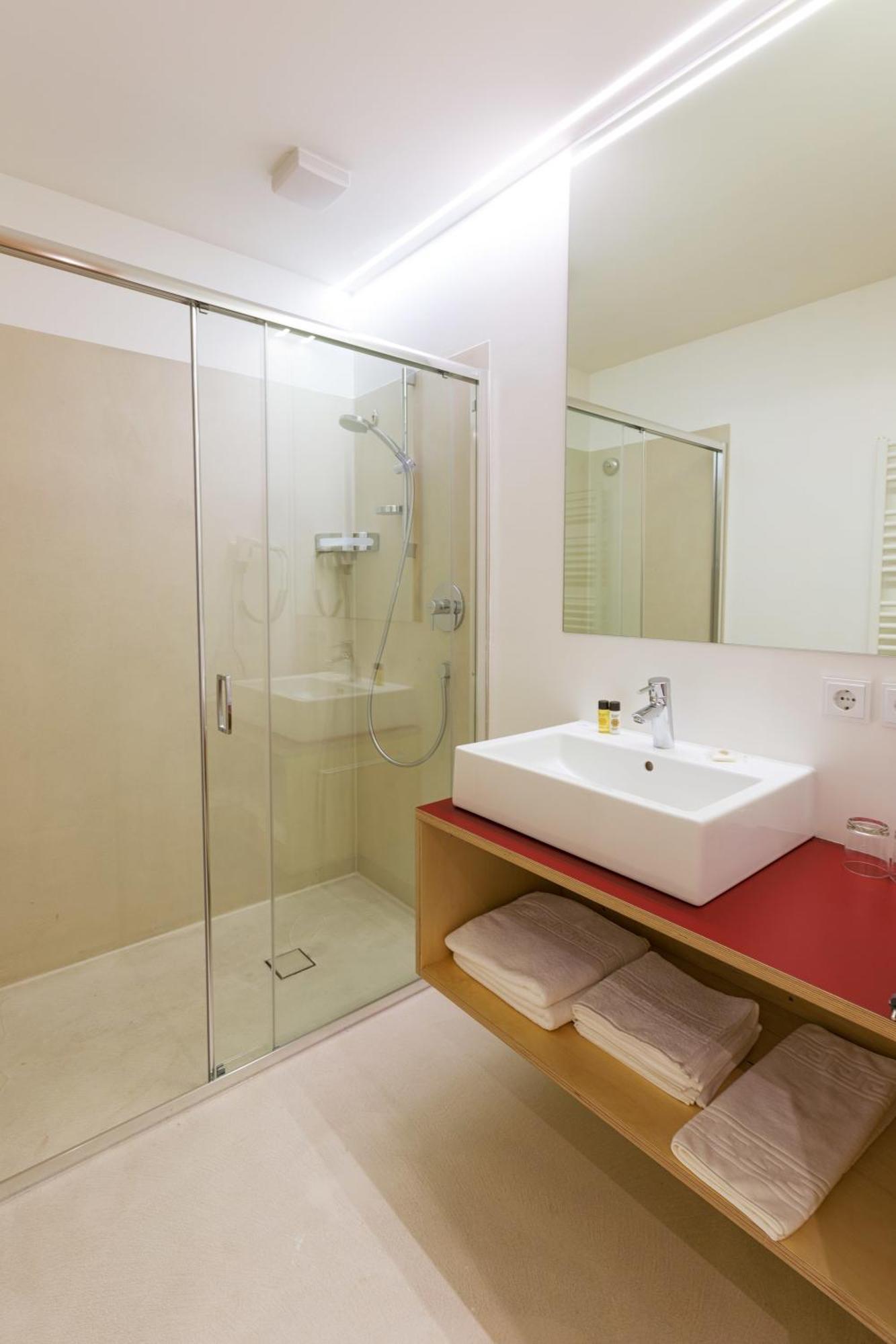 Kleinkunsthotel Naturns Pokoj fotografie